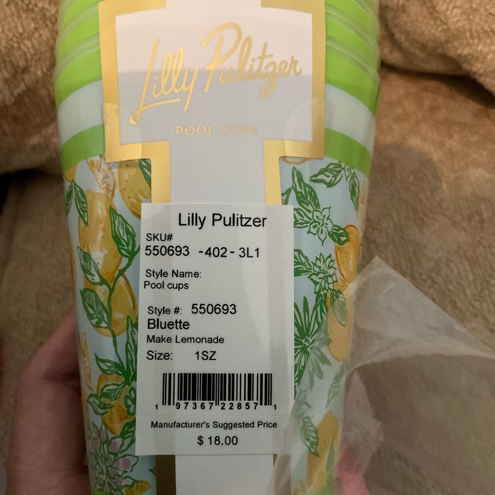 Lilly Pulitzer Green and White Bluette Plastic Pool Cups - Picture 7 of 7